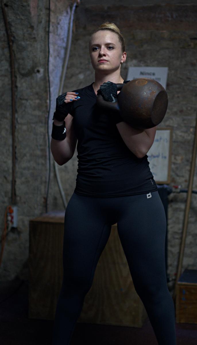 Adri kettlebell edzésen